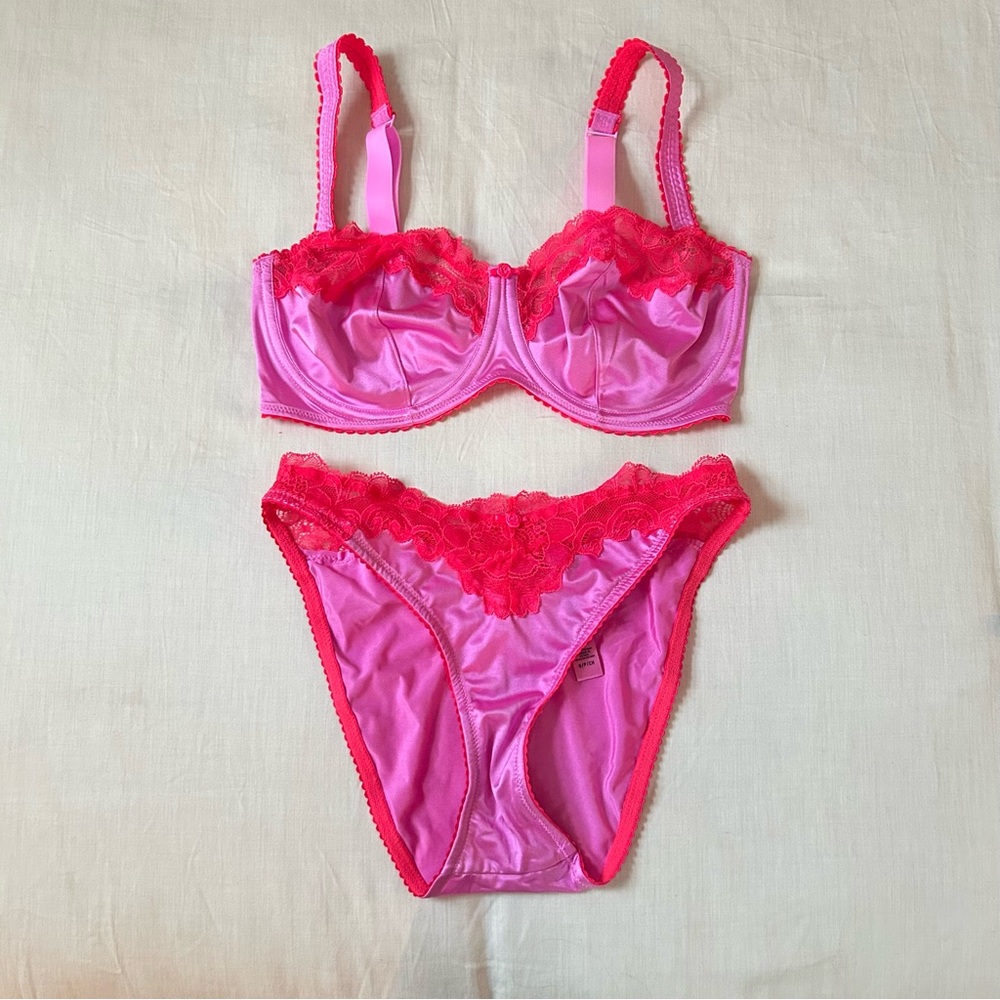 SKIMS Pink/Red Satin/Lace Lingerie Set from Valentine’s Day Collection